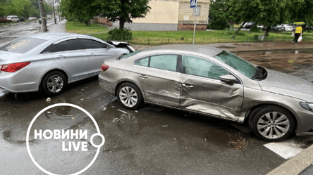 В Києві Hyundai протаранив Volkswagen та створив затор на дорозі. Постраждала 10-річна дитина - 285x160