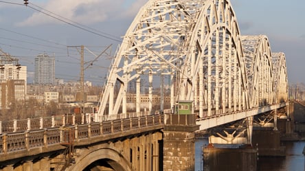 Когда достроят Дарницкий мост: "Укрзализныця" объявила тендер - 285x160