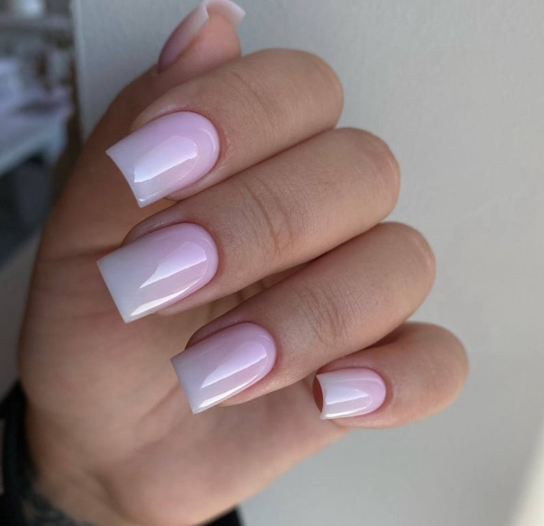 Святковий манікюр 2025 — стильні ідеї на Новий рік - фото 4