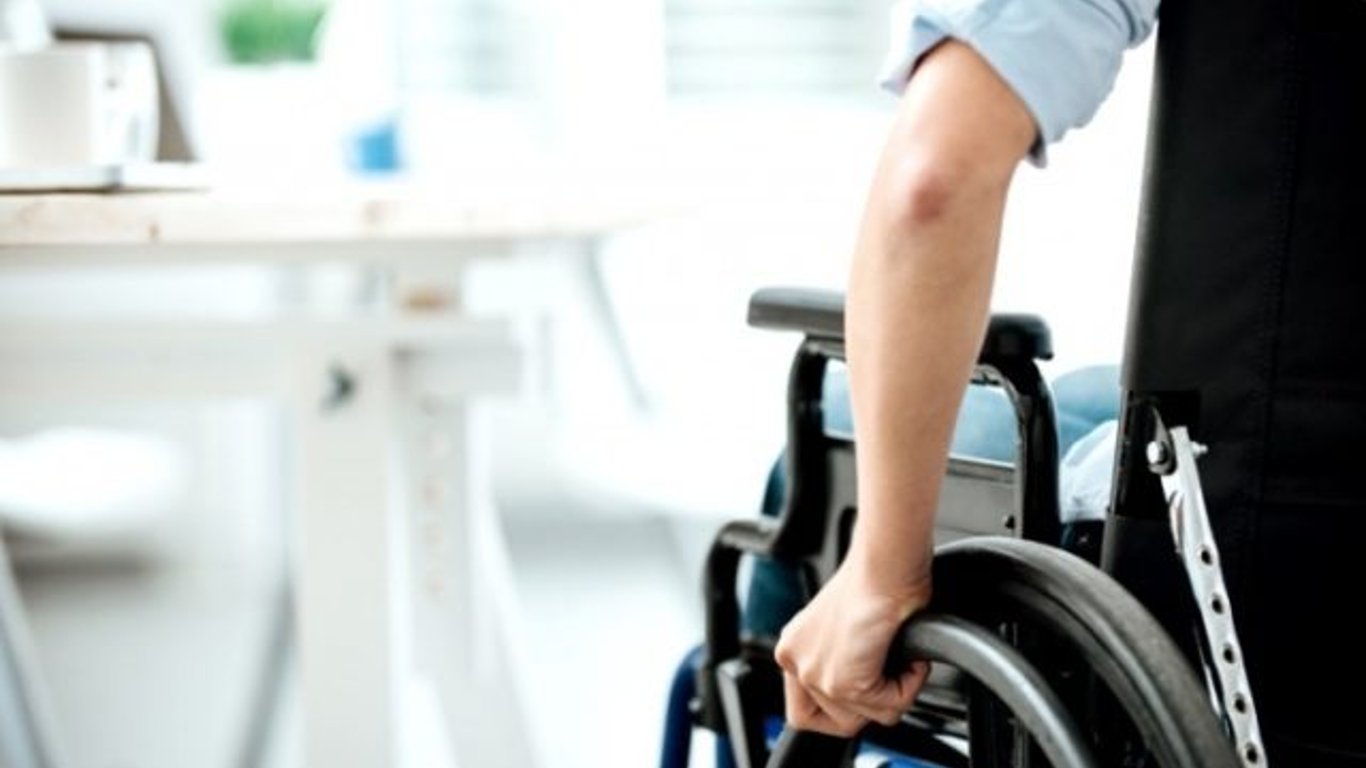 В Одесі жінку в інвалідному кріслі засмоктало всередину апарата МРТ