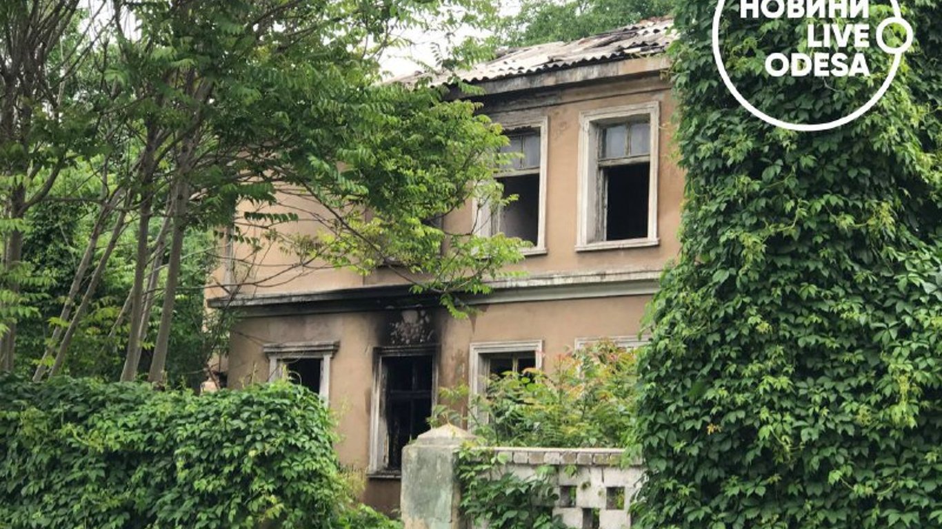 В центре Одессы горело здание бывшего детсада