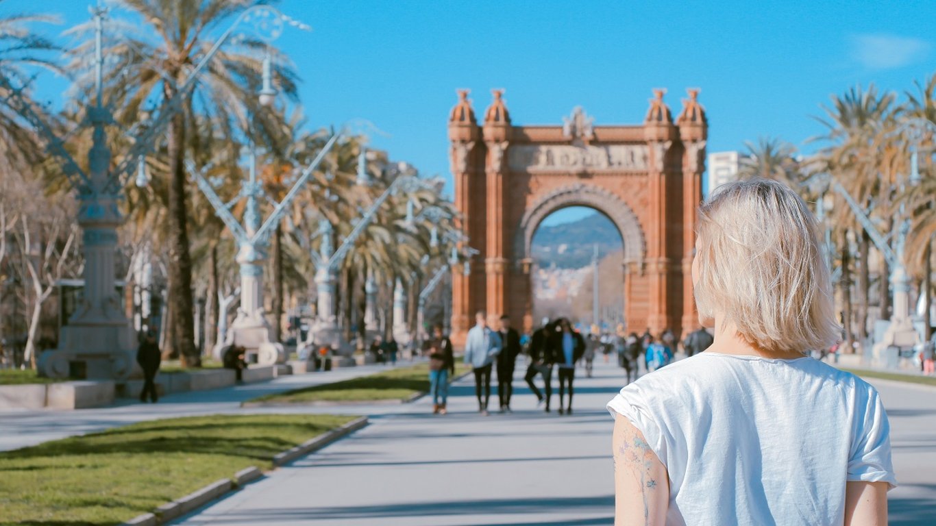 Испания открывает границы для туристов со всех стран - как туда попасть