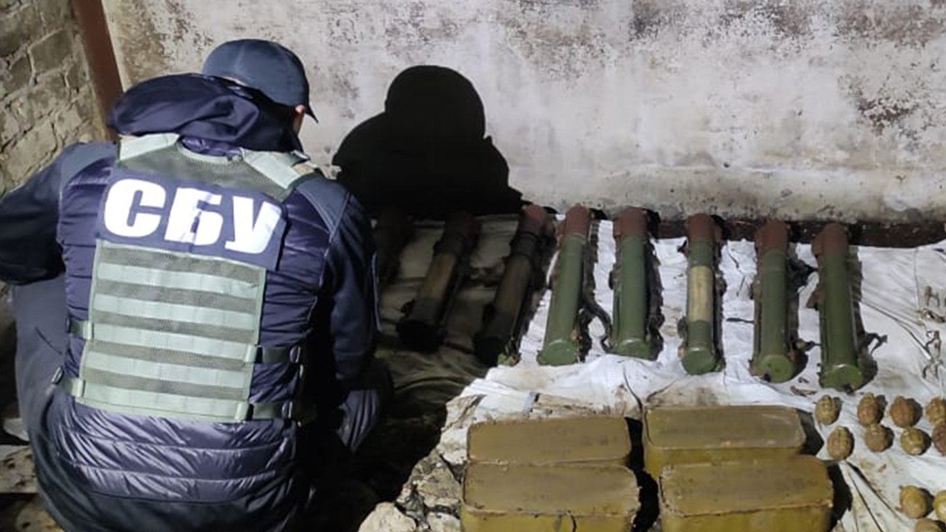 Война на Донбассе - СБУ обнаружила в Донецкой области склад с оружием террориста Гиркина
