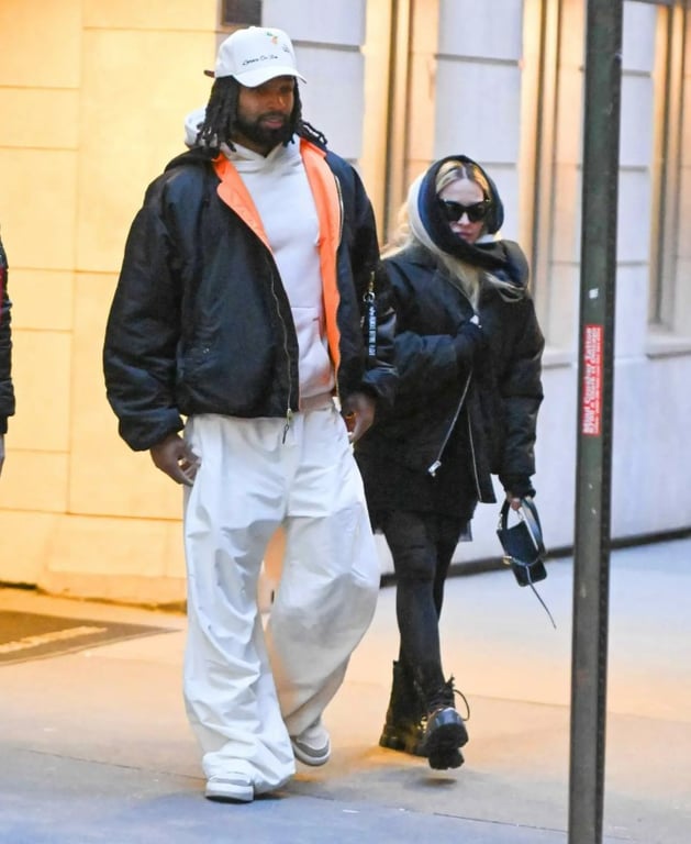 Мадонна з коханим