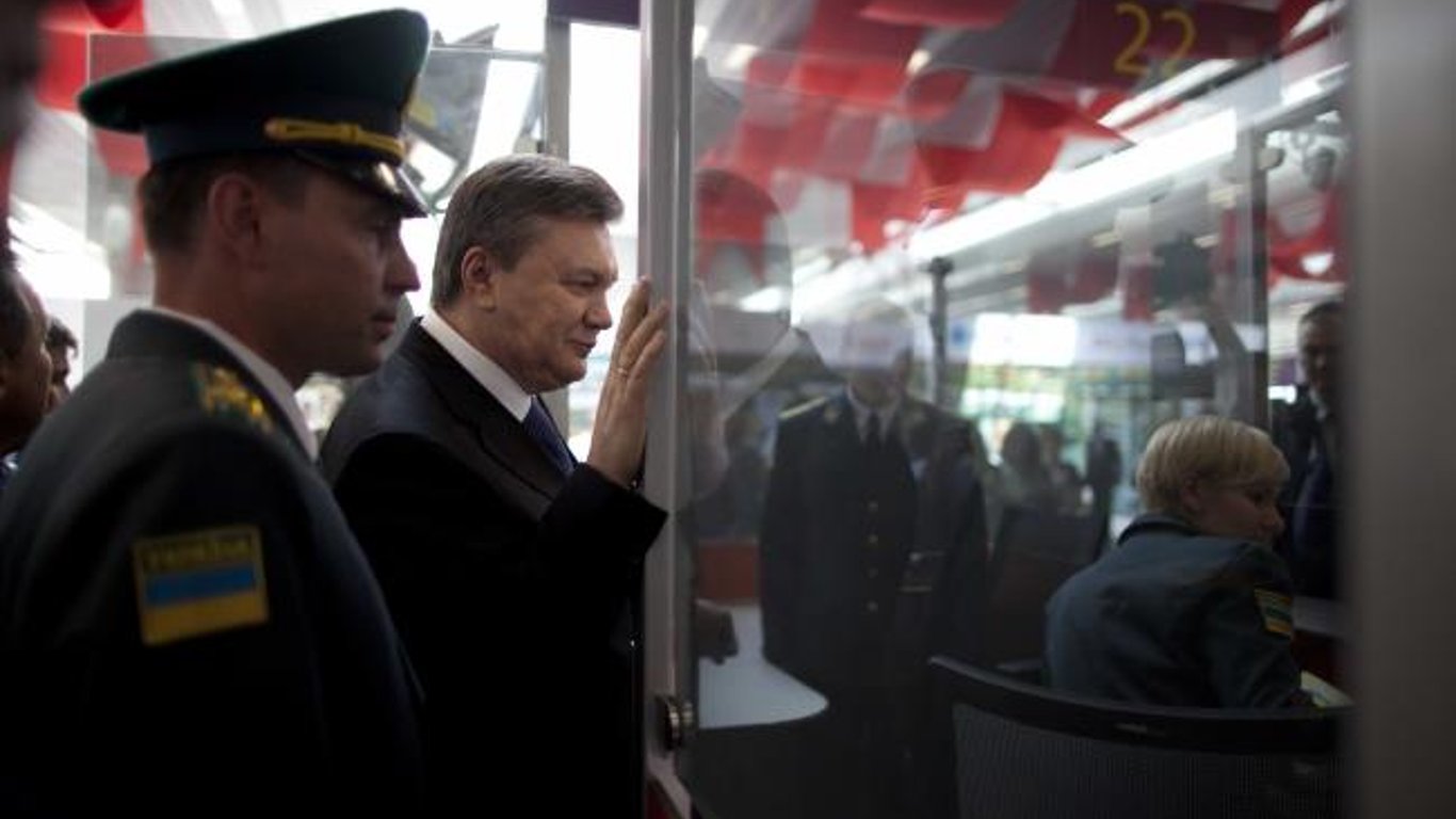 Санкции с Януковича снял Европейский суд