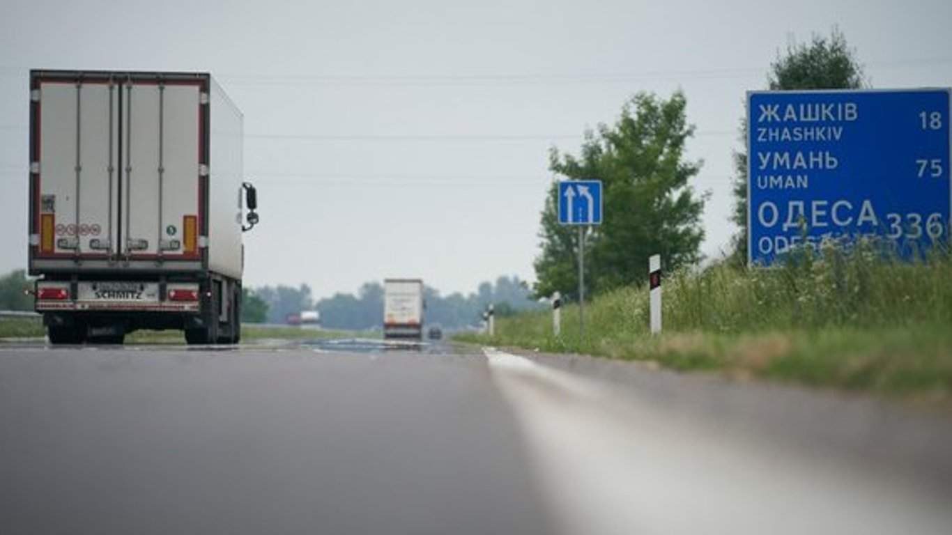 В Одесской области ограничили движение грузовиков