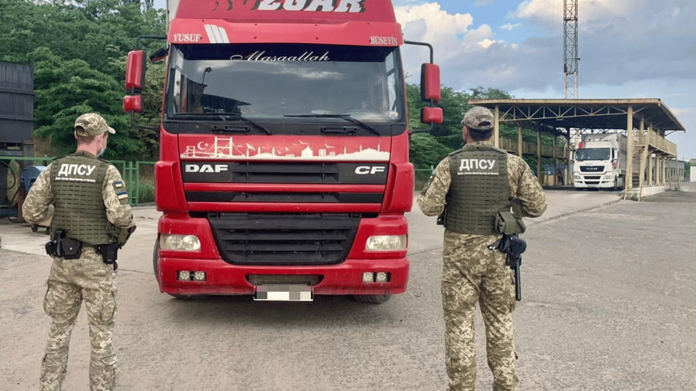 В Черноморске задержали похищенный турецкий грузовик