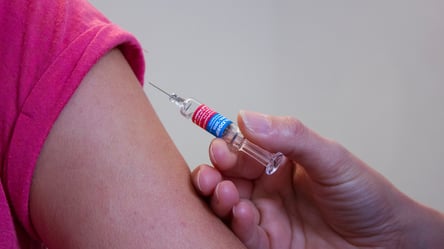 В Украине провели более полутора млн COVID-прививок: сколько граждан уже вакцинировались полностью - 285x160