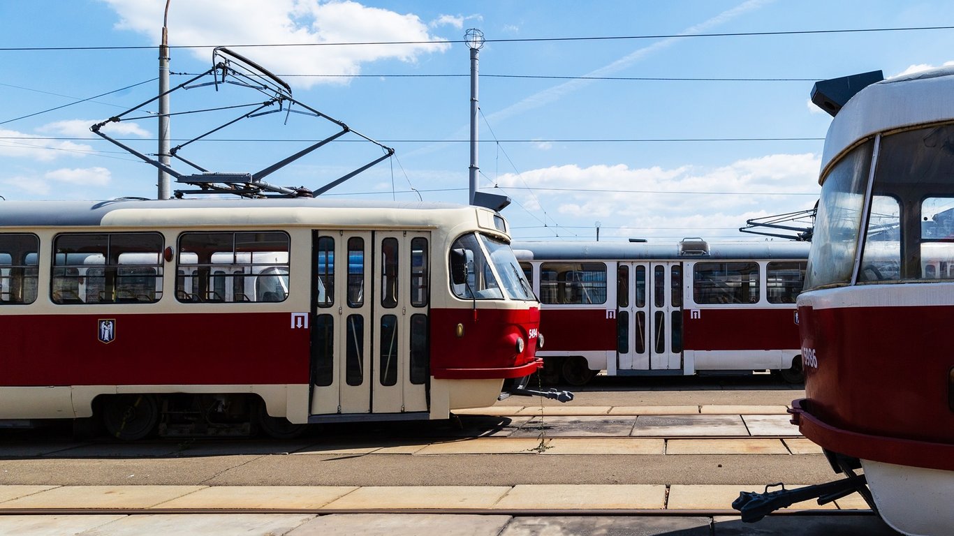 ДТП в Киеве 11 июня - трамвай переехал девушку