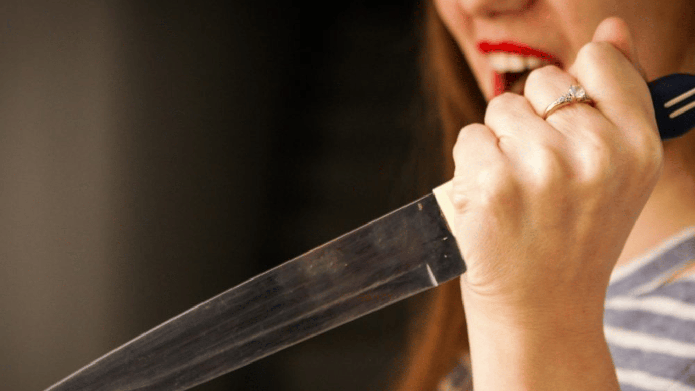 В Одессе женщина убила ножом в шею своего сожителя - детали события