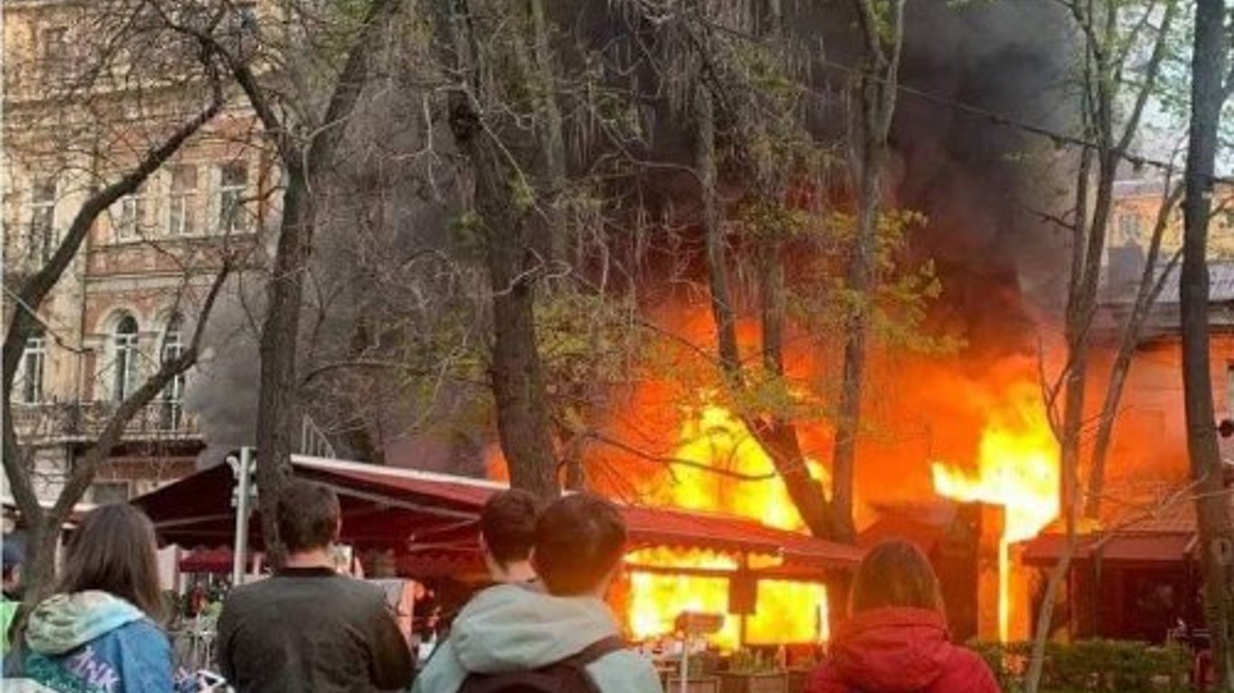 В Одессе горел ресторан " Счастье”