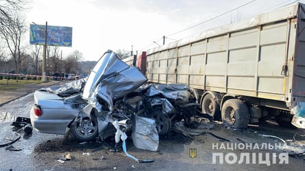 На швидкості влетіли у потойбічне життя: на Одещині сталася смертельна ДТП - 285x160