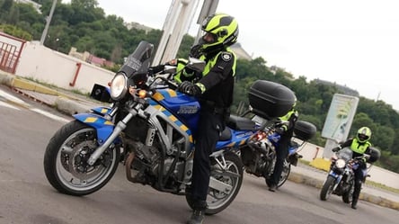 Злоумышленникам не убежать: на улицы Одессы выехали мотобригады патрульной полиции - 285x160