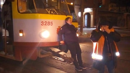 В центре Одессы мужчина напал на водителя трамвая. Подробности - 285x160