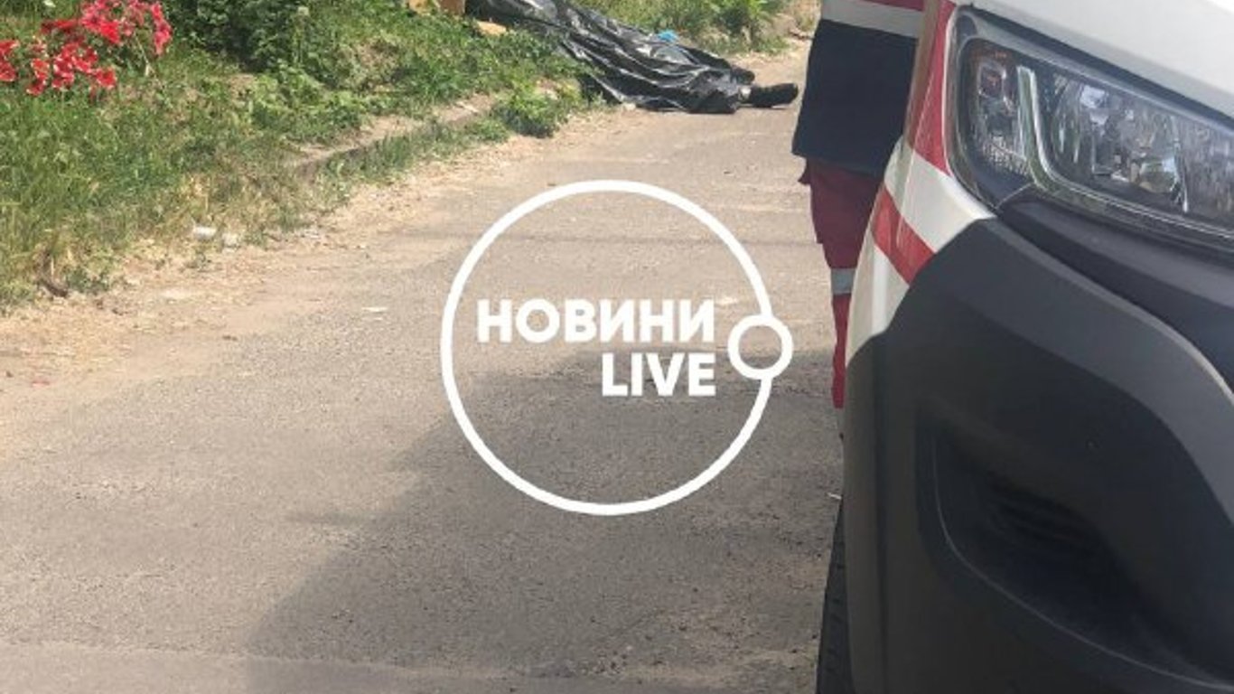 Помер на вулиці - у Києві на Дорогожичах стало зле чоловіку 16 червня