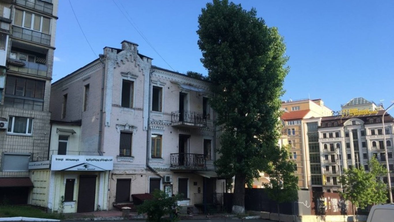 Кто хочет прибрать к рукам старинную усадьбу в центре Киева? Расследование KYIV.LIVE