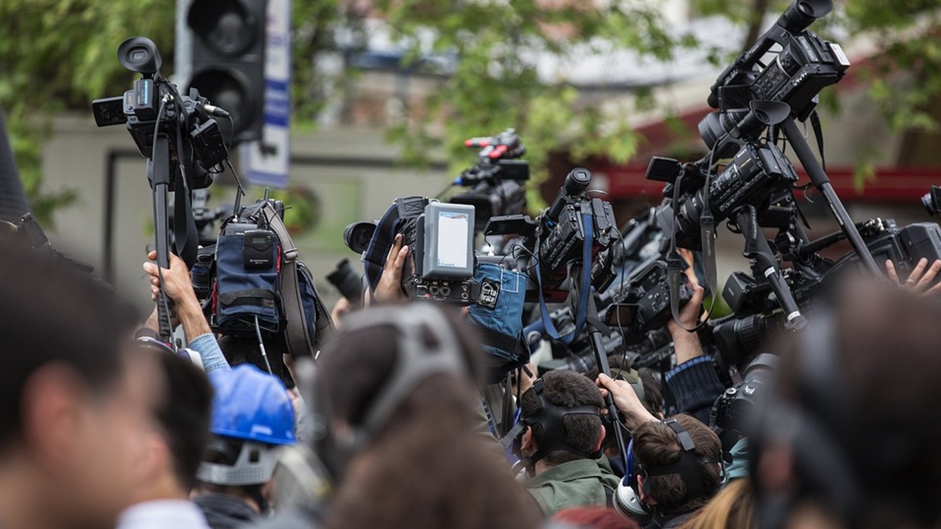 В Верховной Раде хотят карать депутатов за неэтичное поведение относительно журналистов