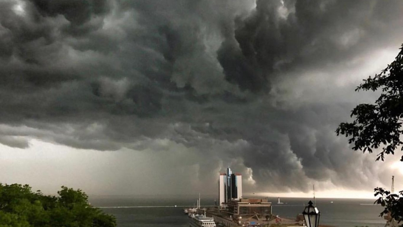 В Одесі оголошено штормове попередження