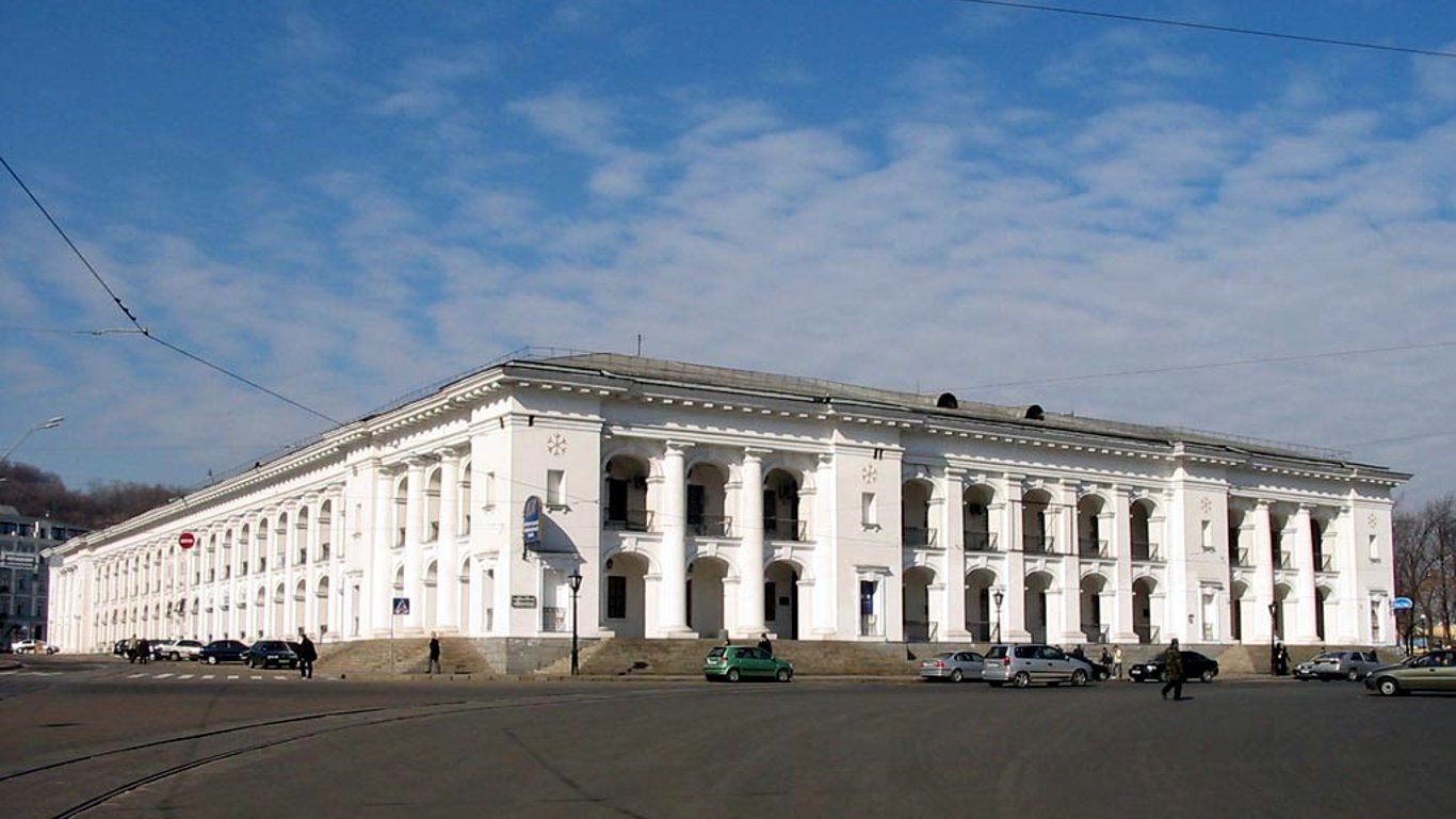 Гостиний двір у Києві — Фонд держмайна передає пам'ятку Мінкульту