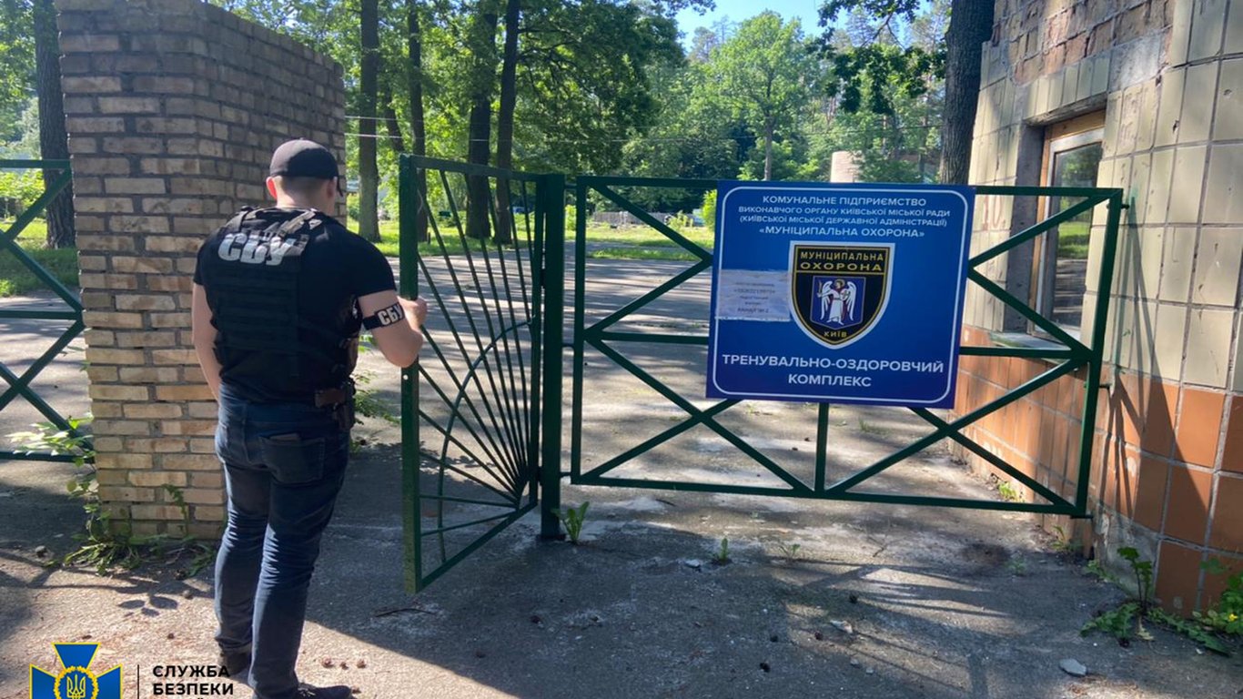Обшуки у Муніципальній варті Києва — СБУ знайшла цілий арсенал зброї