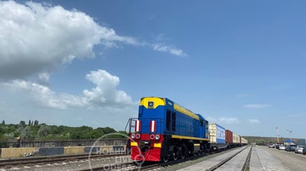 В Одессу из Китая прибыл первый прямой контейнерный поезд - 285x160