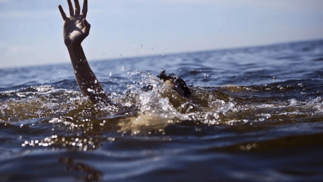 В Одесі на пляжі потонув чоловік - його тіло знайшли ввечері