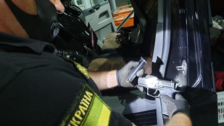 Забыл оставить дома: в Одесской области у водителя микроавтобуса нашли травматический пистолет - 285x160