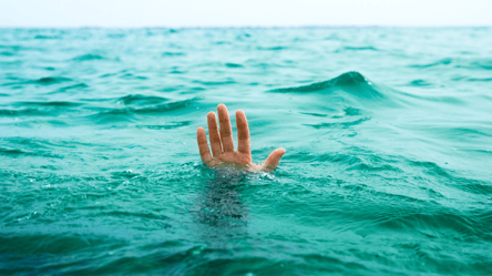 В Одесі на популярному пляжі потонула жінка. Фото - 285x160