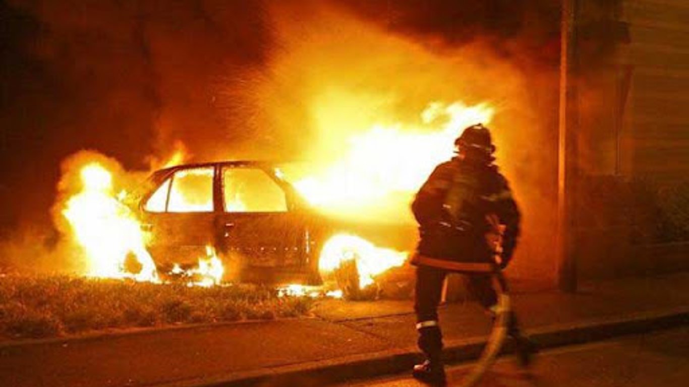В Одессе во время движения загорелась машина