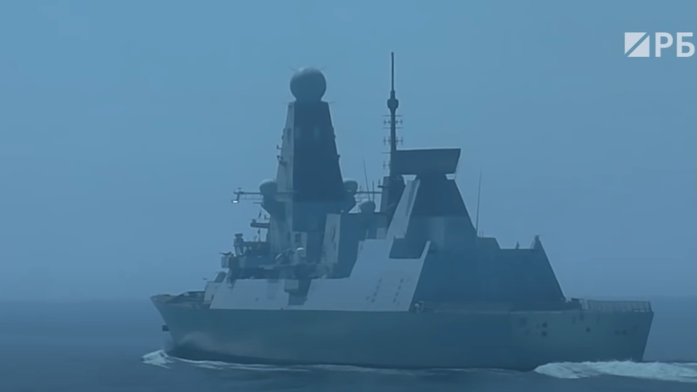 Видео обстрела Россией британского эсминца - ФСБ выложила видео