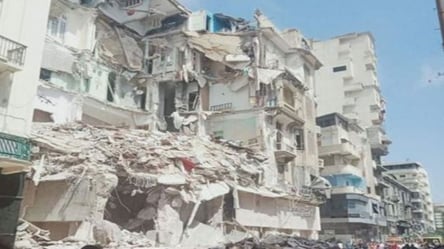 У Єгипті обвалився житловий будинок: під завалами шукають постраждалих - 285x160