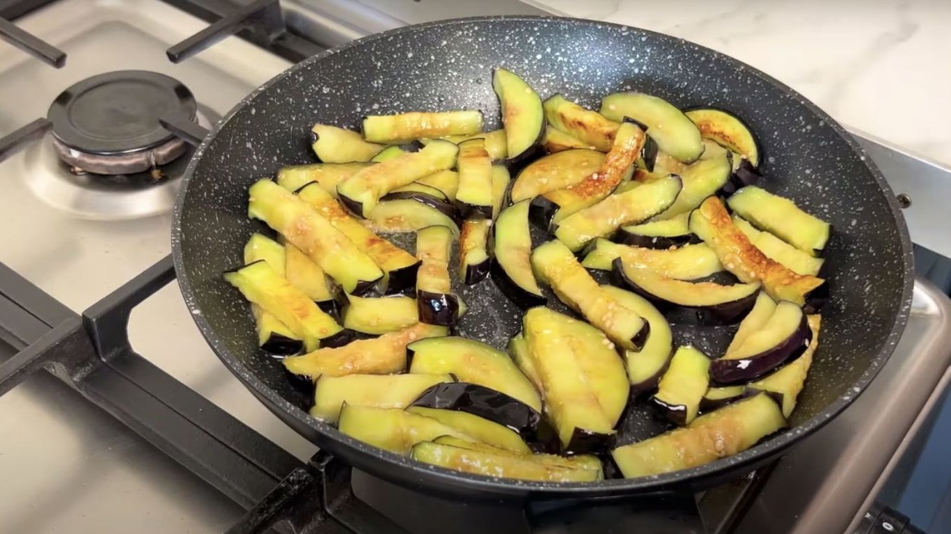 баклажановий салат з куркою 