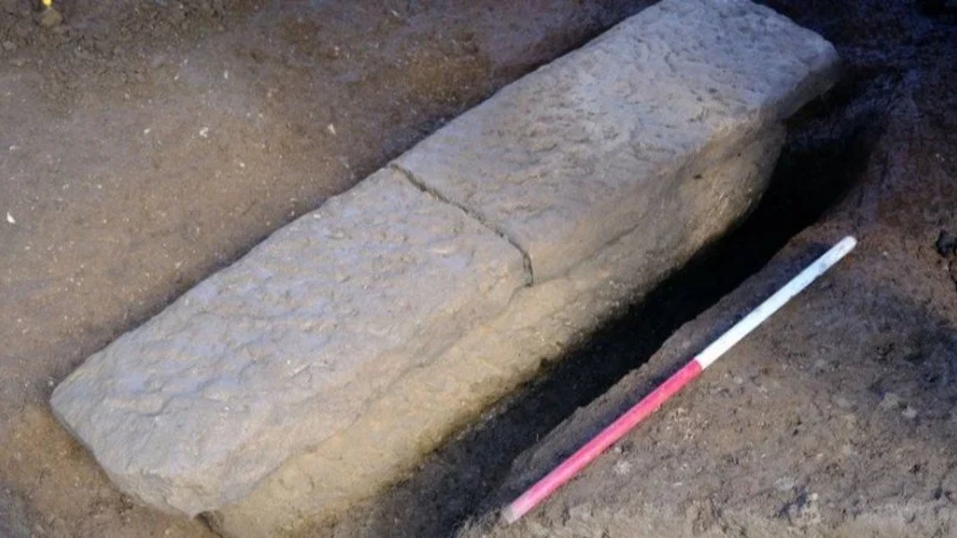 У Британії знайдено незвичайний давньоримський саркофаг - чим він особливий