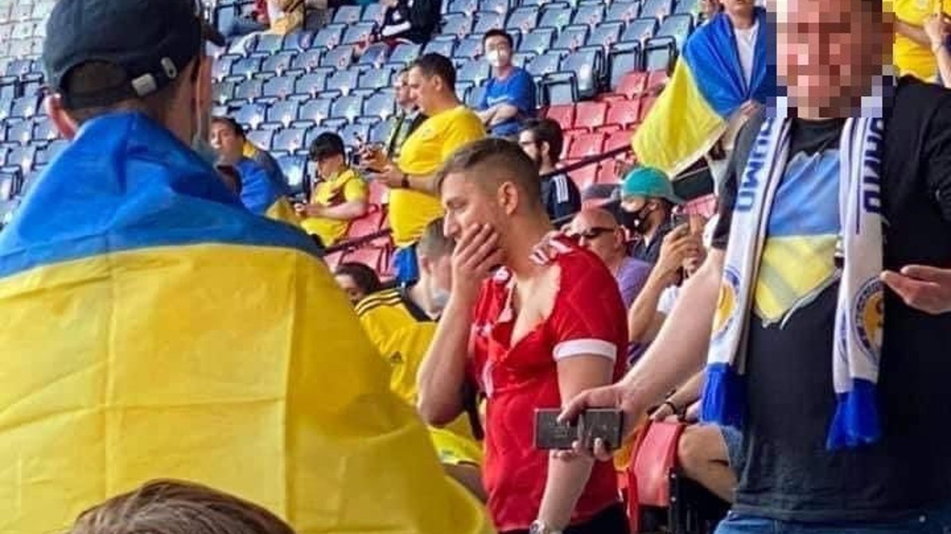 Матч Украина – Швеция — на украинскую трибуну пришел российский фанат