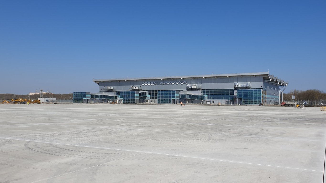 16 июля торжественно откроют взлетно-посадочную полосу одесского аэропорта