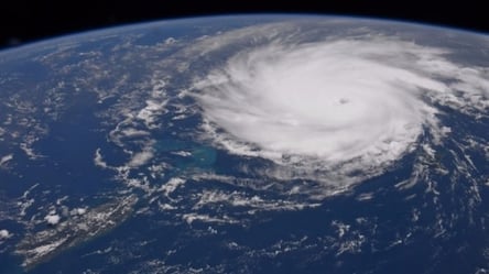 Ураган "Эльза" направляется в США: есть первые последствия шторма - 285x160