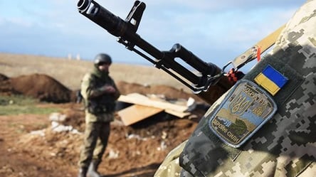 Український військовий загинув на Донбасі внаслідок обстрілів окупантів - 285x160