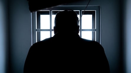 Залез в квартиру по лестнице: в Одесской области мужчина избил и ограбил знакомую - 285x160