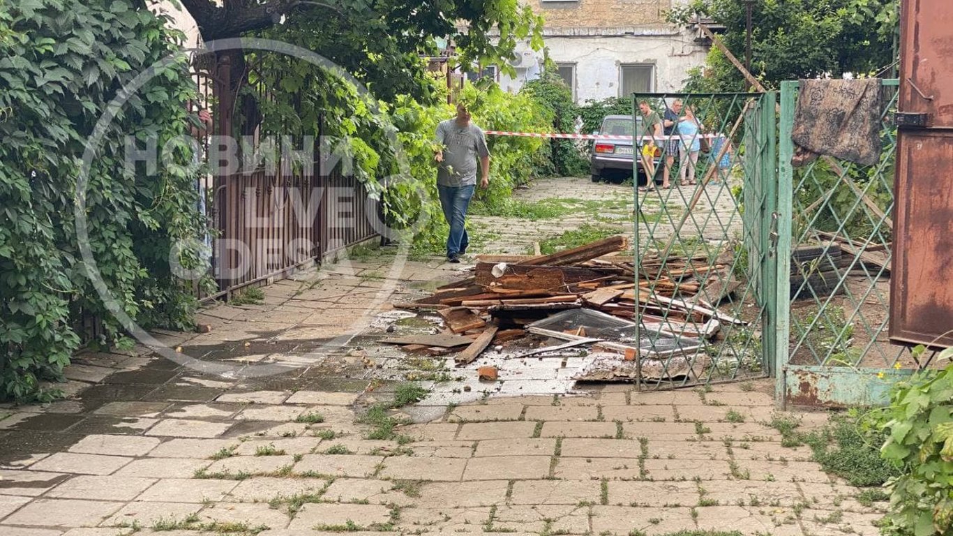 Гибель женщины под обвалами потолка в Одессе - сын погибшей рассказал, как узнал о трагедии