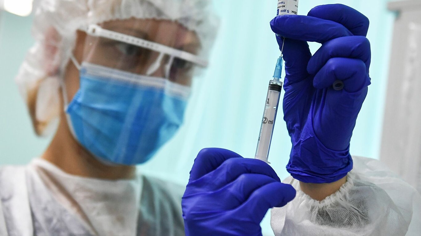 Вакцинація від коронавірусу в Україні - скільки щеплень зроблено на 7 липня