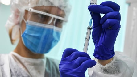 Вакцинация от коронавируса в Украине: в Минздраве назвали количество сделанных прививок - 285x160