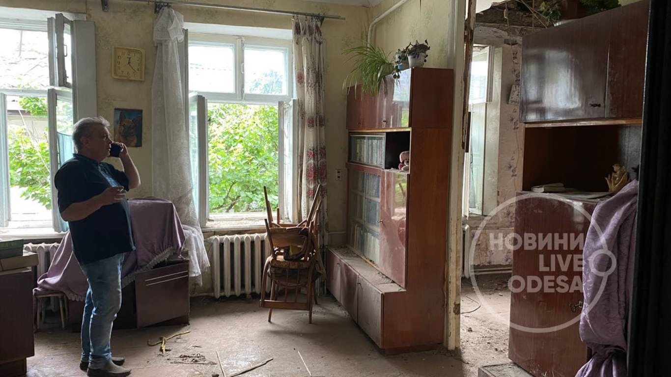 В Одессе под завалами погибла женщина - как выглядит квартира, где обвалился потолок