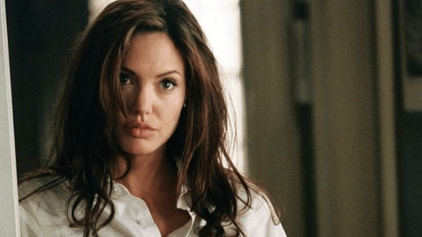Анджелина Джоли подала в суд на Брэда Питта