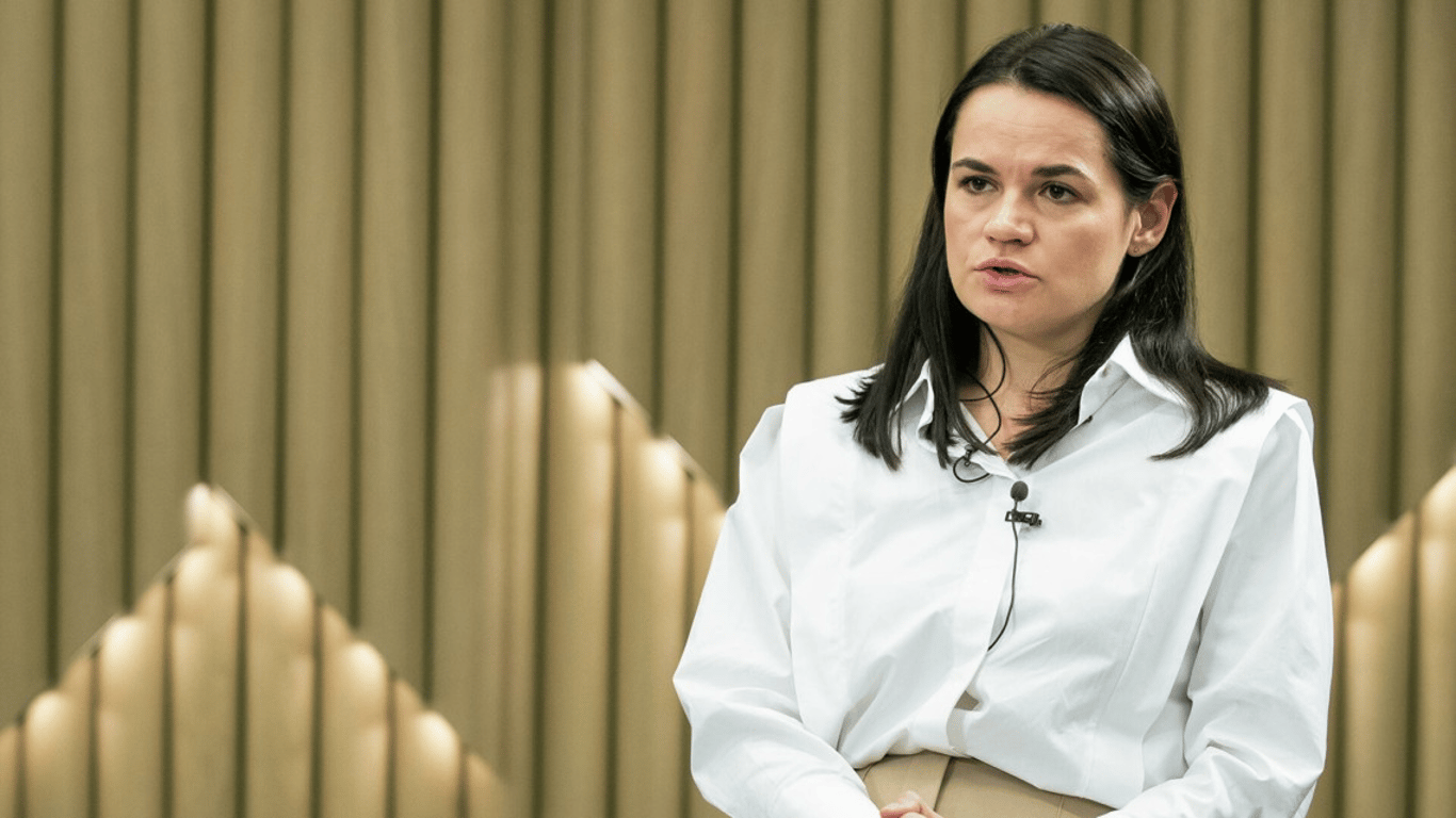 Тихановська и Зеленский - оппозиционерка рассказала о знакомстве с президентом в Литве