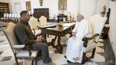Єрмак зустрівся з Папою Римським у Ватикані — що обговорили - 285x160