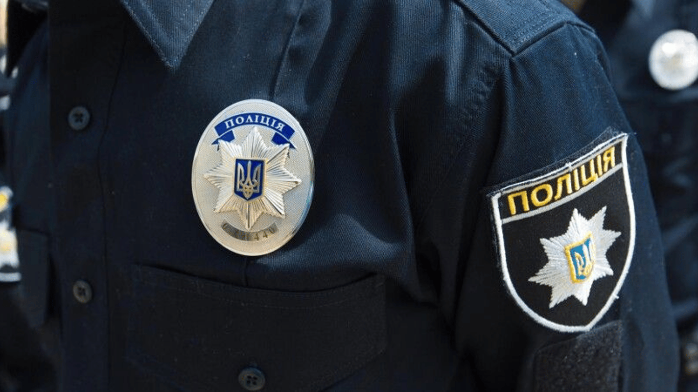 В Одесской области пропала 17-летняя девочка со шрамом на левой руке - фото