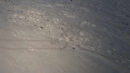 NASA удивило неожиданными снимками следов в форме сердца на Марсе. Видео - 285x160
