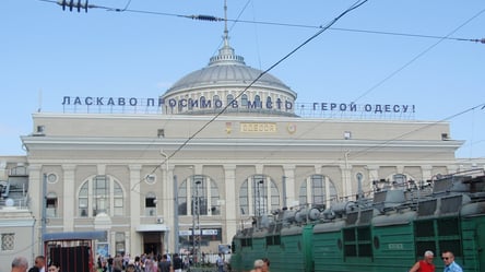 Укрзализныця назначила дополнительные поезда в Одессу - 285x160