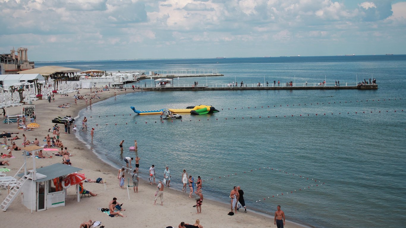 Пляжі України, де не варто купатися - перелік