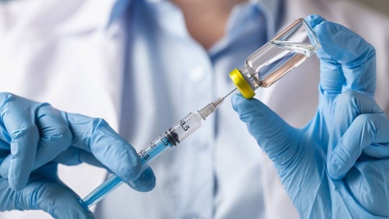 Вакцинация от коронавируса - в Украине прививки от COVID-19 могут стать обязательными
